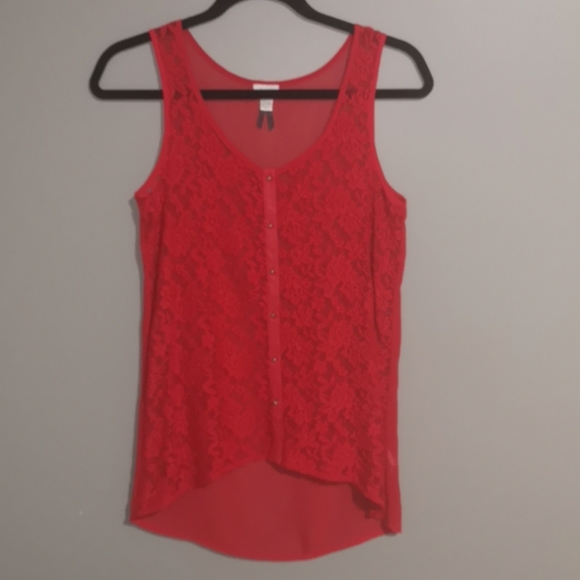 Lace tank 3/$30 🍏 - Picture 1 of 5